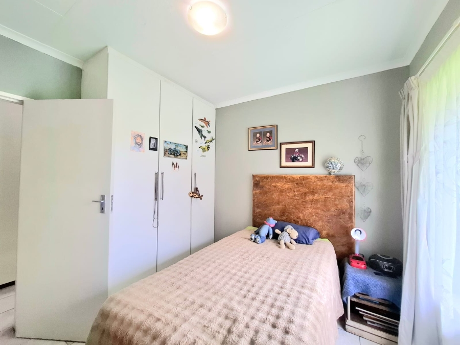 6 Bedroom Property for Sale in Gonubie Eastern Cape